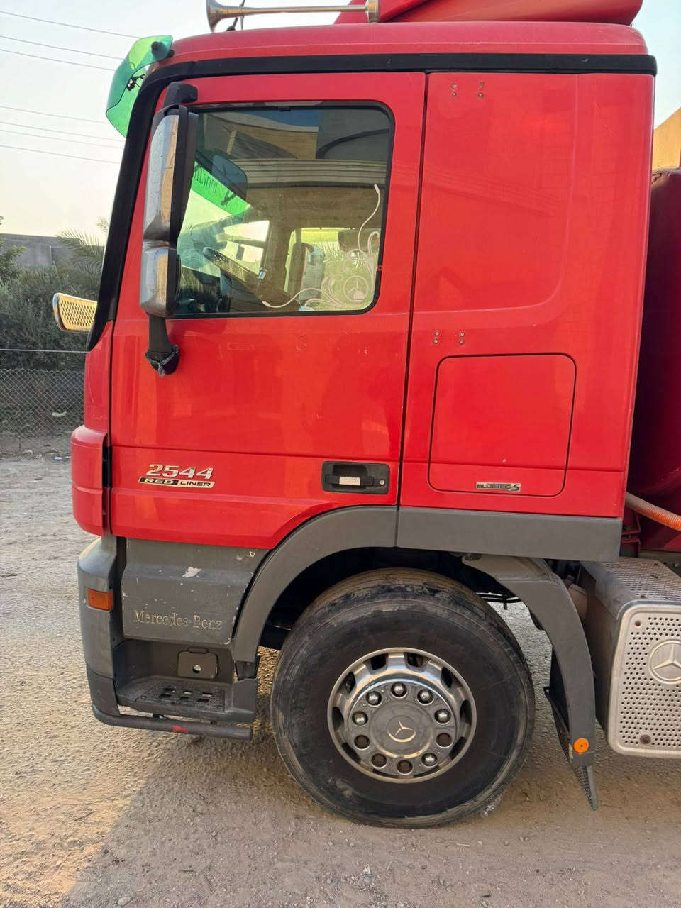 سلام عليكم🧿
 كتروز دنكر ماي مديل 2006 حجم 2544 تانكي 22 طن تانكي جديد سياره كلج نمر 8 قماره محرك كير شاصي اكسل كله كفاله عامه 
رتايدر 5 طكات تايرات كله جديد
حداديه  كله جديد سنويه بسمي تحويل ثاني يوم تنتهي بل 2029 رقم لماني لجديد وياه روبن كاز وهز 13متر 
مكان بصره الي مو شراي لا يتصل‏‪*********** 
سعر تصل وتدلل
