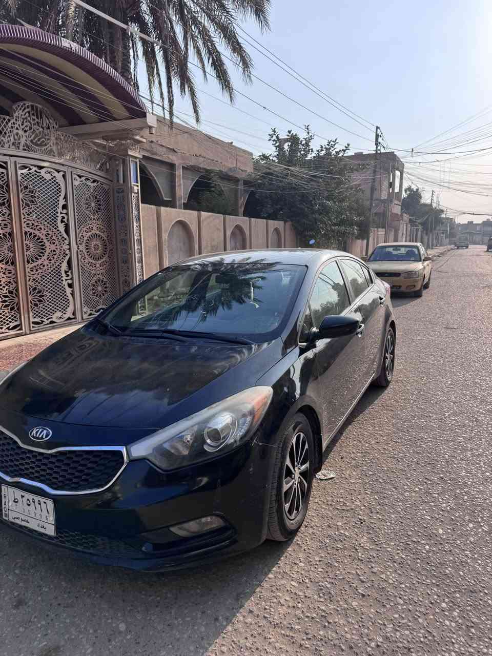 السلام عليكم 
فورتي 2015  
مكينه 2000 دوش
وارد امريكي 
صور الحادث والسونار موجوده بالصور
انضربت عندي جاملغ خلفي وقبق الجنطه 
بدلت القبق ولدعاميه نفس اللون
ماشيه 90 الف
رقم بغداد حره
مكانهه ميسان العماره
السعر 95$
***********
0786 069 0888
