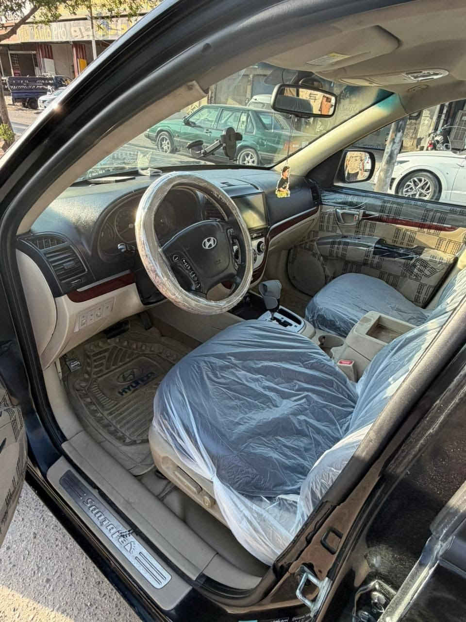 سنتافي 2008
وارد خليجي 
فول ماعده البصمه 
سياره جاهزه ماعايزه شي 
سعره 110 وبيه مجال بسيط 
***********
