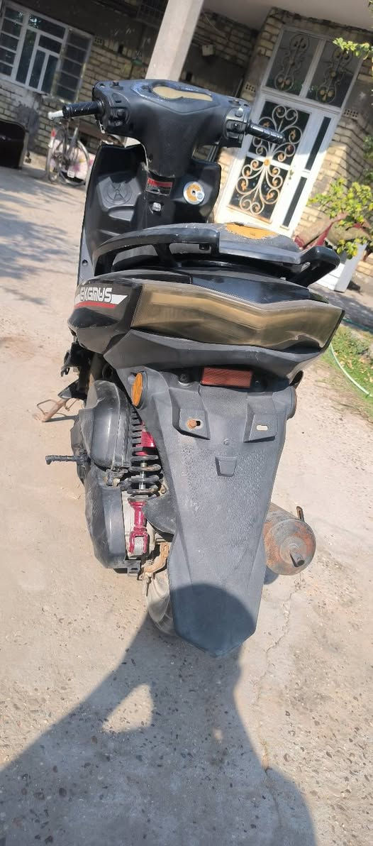 للبيع دراجه سكنز صيني مكينه ياباني مال ماكس الدراجه كلشي شغال بيهه كهربائيات لايتات  بريكات باتري هندر واحد تستغل نقصها بس سلف لا تبخير ولا تنقيص مكان الدراجه مسيب على طريق كربلاء بغداد عامود 701 السعر 300 الف وبيهه مجال رقم  *********** بي واتساب
