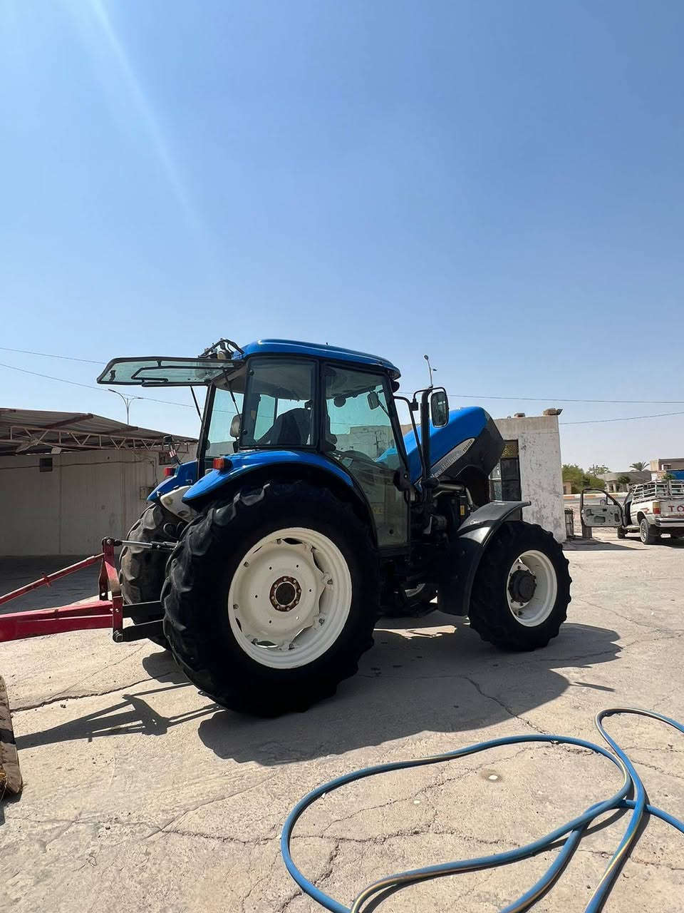 السلام عليكم
للبيع 
نيوهلند ايطالي حجم 100 محرك اربعه سلندر سوبر مامفتوح  تخم تاير جديد رقم اربيل ب اسمي موديل 2012 
تبريد +تدفئه شغالات كامل من اي شي
السعر 145 و بي مجال 
***********
