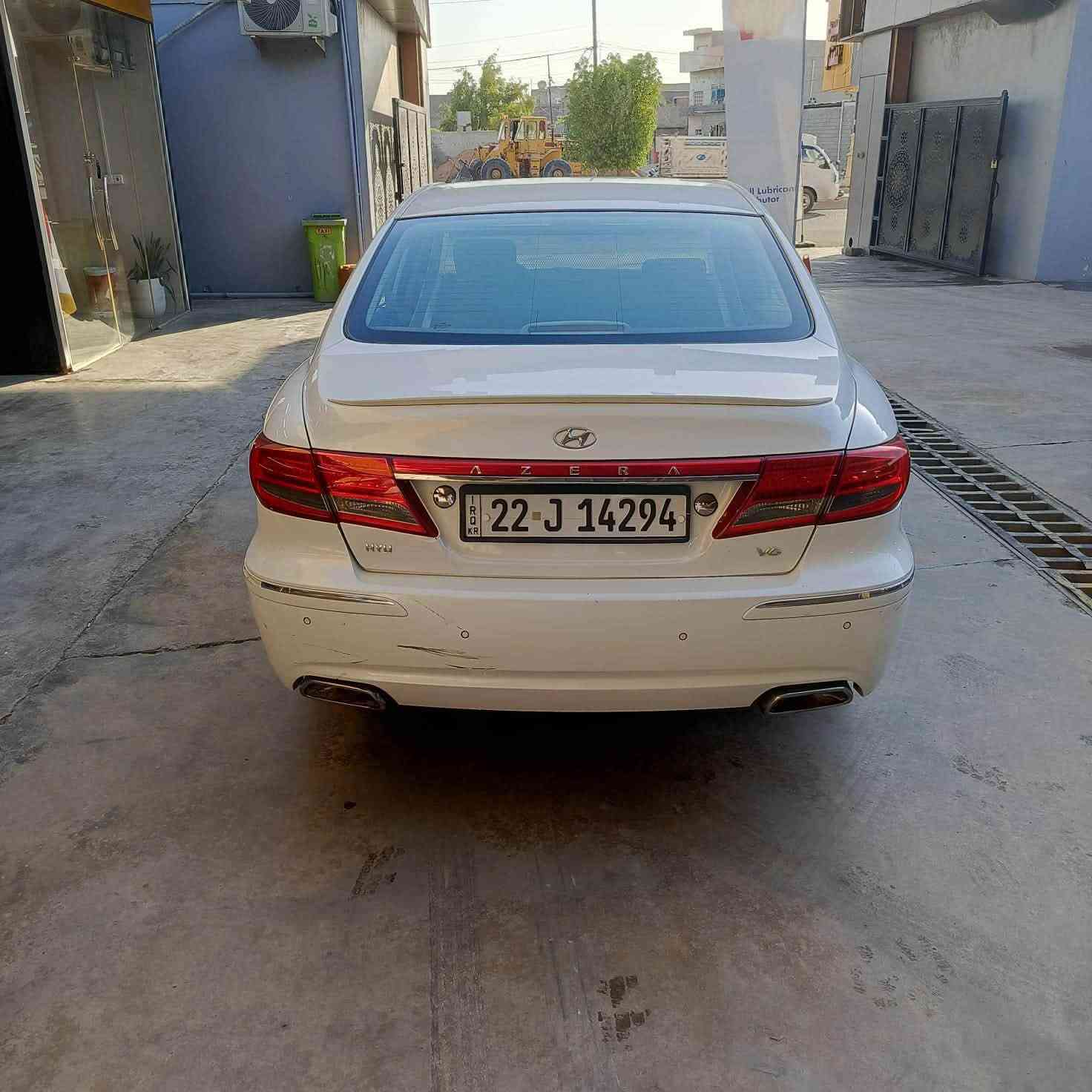 سلام عليكم 
ازيره 2011 خليجي 
فول موصفات عده البصمه 
1 تحكم ستيرن 
2 حساس خلفي 
3 برده خلفي كهربائي 
4 شاشه بلادي 
5 فتحه سلايت 
6 مري شفط 
رقم اربيل تحويل ثاني يوم سياره مكفوله من ضربه وصبغ سياره فول نضافه تجي بعينك وشوف محرك 2700 سياره ماناقصهه شي 
مكان سياره فلوجه السعر 115 
للستفسار ***********
*********** واتساب

