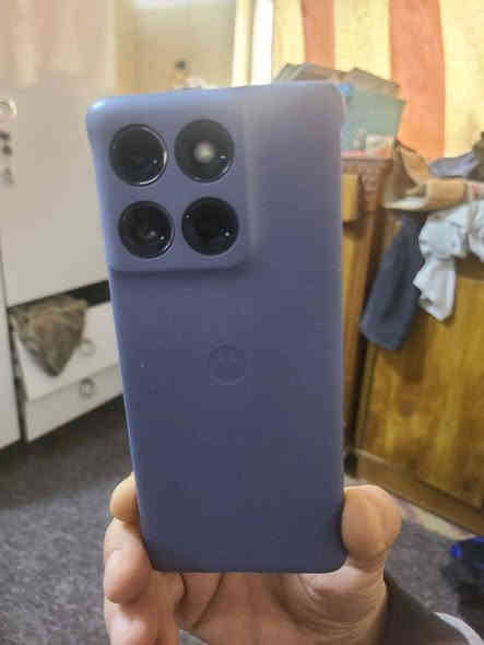 جهاز أخو الجديد شرط الفحض والشغل موترلا ايدج 60 فيوجن ذاكره 256 عشوائيه 12 +12 جهاز نظيف جدا مع كافة ملحقاته جديده السعر 300 الف المكان كربلاء قرب مركز شرطة الغدير رقم الهاتف ***********
