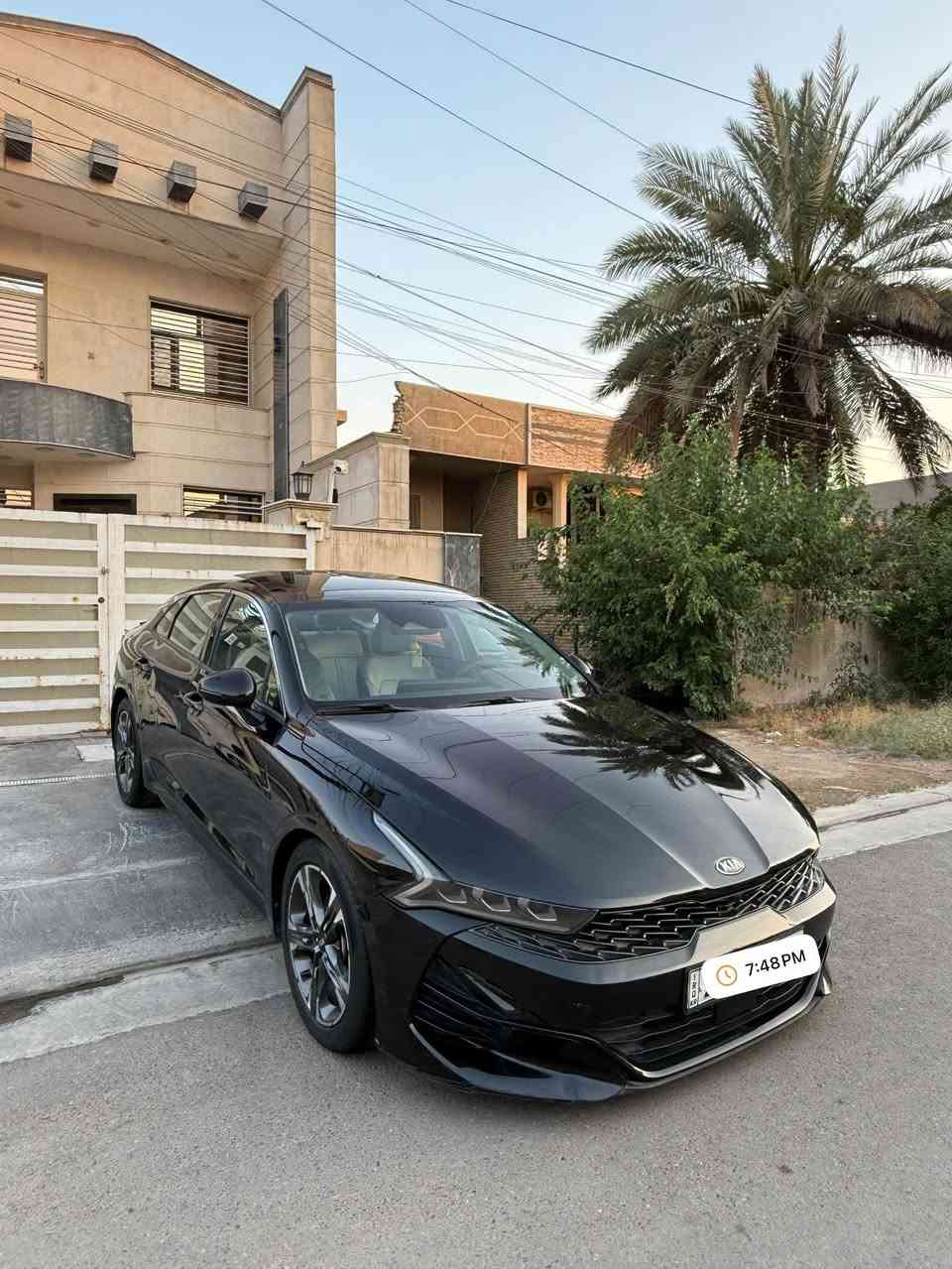 السلام وعليكم
للبيع k5 Ex 2021 فول مواصفات
لون اسود 
ماشية٧٦٠٠٠ميل
رقم سليمانية الجديد
محرك 1600تيربو

المواصفات:
- بصمة تشغيل
- تشغيل عن بعد
- شحن هاتف لاسلكي
- قيادة ذاتية على الخطوط السريعة
- هندبريك بصمة
- سقف أسود بانوراما
- مثبت سرعة
- مرايا قلاب عند الرجوع
- نظام صوت Bose
- حساس إطارات
- بك لايت لد
- شاشة كبيرة كار بلي
- كامرة دوارة 
-قطعتين تبريد 
-تبريد مناخين منفصل
-حساسات خلفية
- كشنات حار وبارد
- شاشة أعطال
- ويل كروم لونين
- رادارات جانبية
- مراقبة النقطة العمياء
- جنطة ذكية عند الاقتراب مع ترحيب
- إشارات بالمرايا
- كشنات جلد أبيض ملكي
-بطاين بوب صاج 
-انارة محيطية
- كراسي أمامية كهربائية
- لايتات عدسات زنون
-لدات امامية
- أنظمة قيادة Eco / Sport / Smart / Normal
- تحكم كامل بالستيرن
- كير أوتو وعادي
- أوتو بريك
-دشبول صاج
-منافذ طاقة
-منافذ USB
-سبير منازل

السيارة جاهزة بدون نقص 
محرك كير كفالة تبريد ثلج
السيارة بيهة صبغ فقط بنيد 
بدون ايرباك ودواخل شرط الفحص
اي استفسار تعال خاص او اتصل 
***********
عنوان بغداد حي الخضراء

