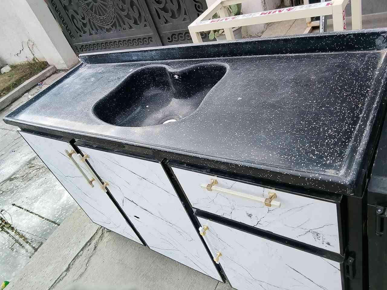 السلام عليكم سنك مرمر قياس 150وارضي قياس 200 السعر 250 الرقم *********** ما اجوب تعليقات
