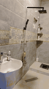 اللهم صلي على محمد وال محمد الطيبين الطاهرين دار للبيع مساحه 250واجه 10يحتوي ع غرفتين وصاله مفتوحه ع مطبخ واستقبال خارجي يحتوي ع مطبخ ومنوروصحيات داخليه و خارجيه وبناءطابوك  ،،طابوزراعي قرب شارع نجمه شارع لحله شارع كشك علاء سعرمع الاثاث 95وبي مجال ***********وتوكلنا ع الله
