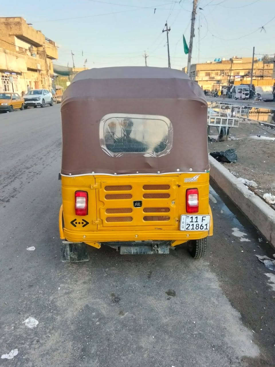 السلام عليكم تكتك ٢٠شهر١٢ رقم سنويه تحويل  جاهزه للشارع الف دينار ما تصرف عليهه مكاني بغداد مدينة الصد ر ***********
