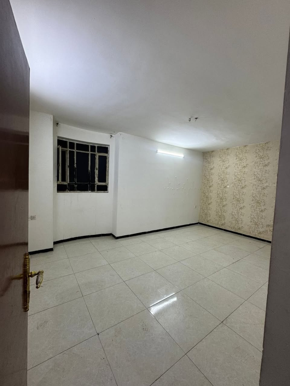 #للايجار______في_______السيديه

شقه طابق  2 مساحه 130 متر🔶

تحتوي على 2 نوم وصاله ومطبخ وخدمات 🔶

#الايجار 550

موقع السيديه شارع الخيزران 📍

للاستفسار الاتصال على الارقام التاليه 

***********
