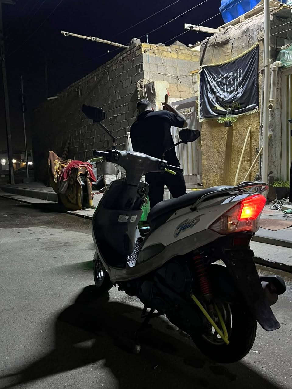 سلام عليكم دراجه ماكس فحل نضيفه وشغاله كهربايات ومكينه وكير  نضيفات مكانه كربلاء حي حر يم طاقه سعره 600 رقمي ***********
