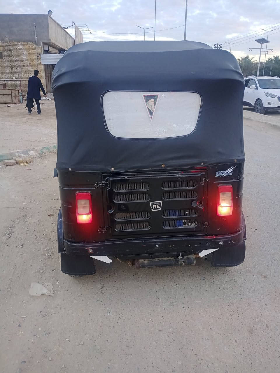 السلام عليكم  موديل 20 للبيع تكتك كفاله من الصبغ والمعجون الدوس مامعمره ماكينه مفتوحه اوراق شاكر السعر 5700 وبيها مجال ***********
