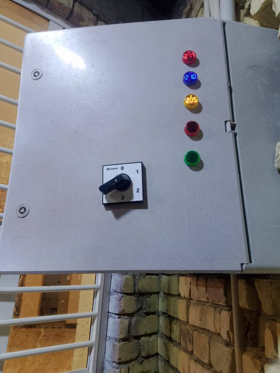 السلام عليكم
تم بعون الله تشطيب بيت احد. الاخوه شغل. درجه. أولى  تأسيس. بوري.   يتكون. من الاناره. والخط. الحار. أو. الثقيل. السبالات. نضام. التقطير.  نضام. الكامرات وولانترنيت. و. HD  بأحدث. الطرق. الهندسيه. وبارخص. الاسعار وتتميز. الورشه. بالموعد. ال مضبوط.
وكذالك. نعمل. ماي. ومجاري.
اخوكم ابو علي ***********
