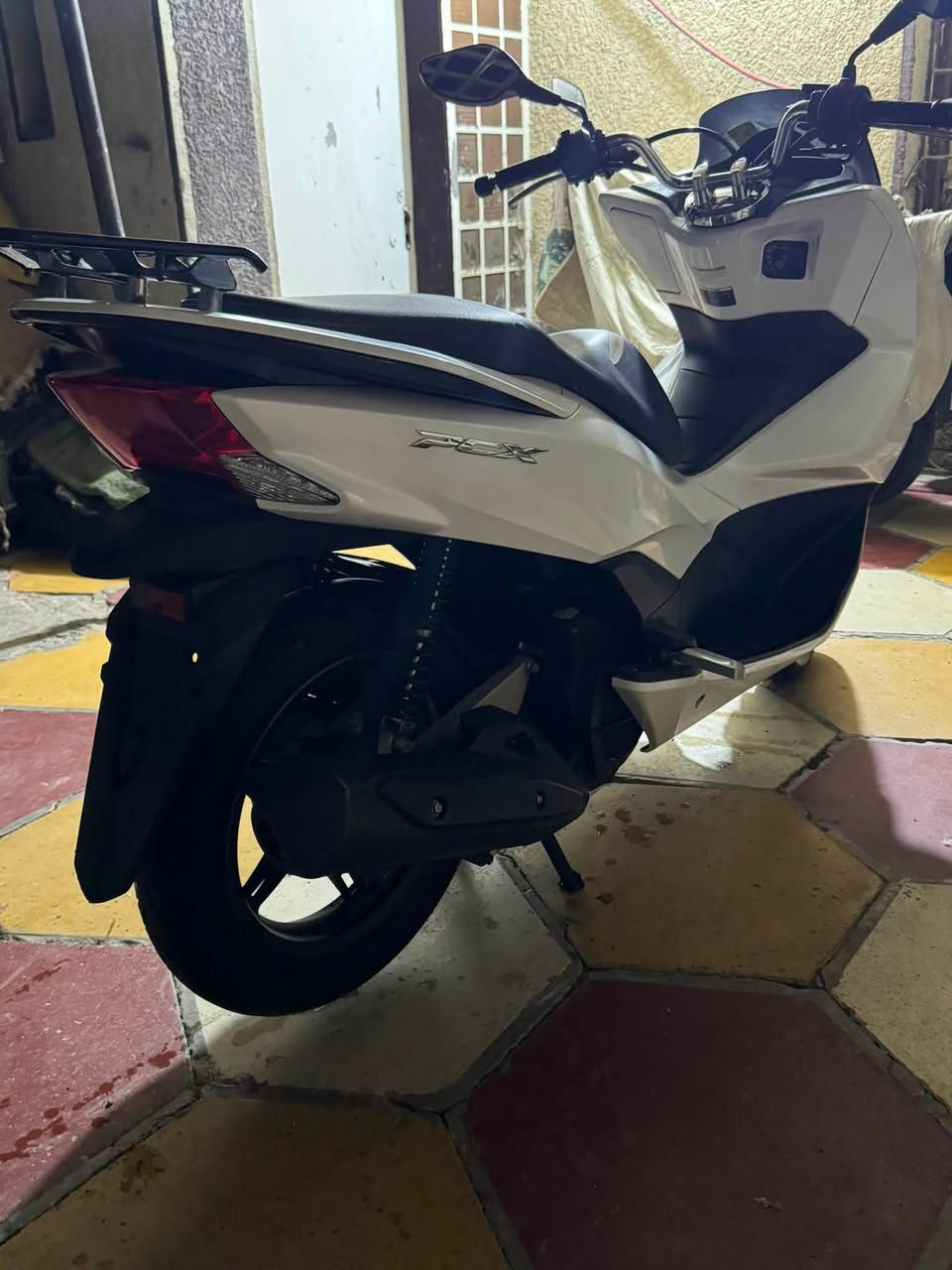 سلام عليكم Pcx جيل ثاني موديل 2018 بحالت وكاله ماشيه 19 الف. وصل رمبه قبل شهرين من نازله سويجات 2. Jf ياباني  حساس زدحام حساس ستان كلهه شغال تتعب تكول جديده  مكاني بلديات ***********

