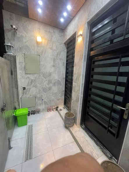 السلام عليكم (يباع عن طريق المصرف العقاري)
دار للبيع 100 متر طابقين
واجهة 5ونزال 20
جاهز من كل النواحي للسكن
عدد غرف النوم 3
عدد الحمامات 2
بناء جديد 2025
طابو صرف ب اسمي
مطبخ حار + بارد 
موقع المنزل البياع حي التراث
٣ على ١٠ رقم العقار ٨٨٣٣
ثالث قطعه عن شارع عشرين
قرب تقاطع درويش
الطابق الاول
طرمة
هول
استقبال
مطبخ حار + بارد
صحيات
غرفة نوم

الطابق الثاني
غرفة نوم + بلكونة
غرفة نوم
صحيات
طابق ثالث
بيتونه جبير 
وصطحين
للاستفسار  ***********
***********
