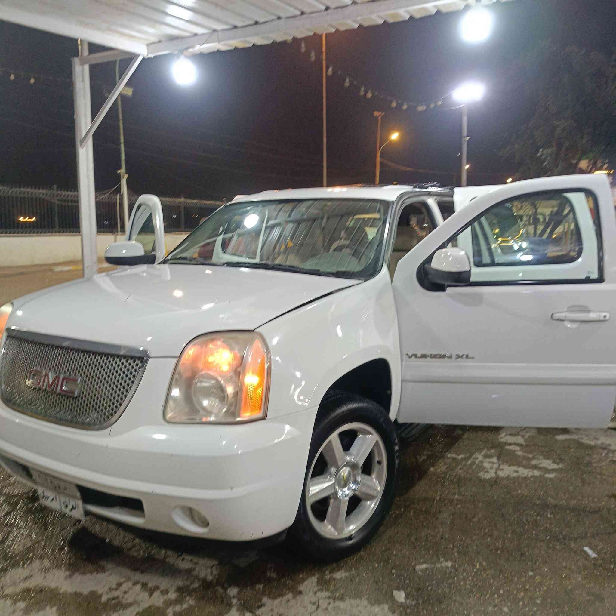 جمسي 2012  ادوات ادوات مكفولة من السرقة والعشائر ومكفولة من الكص
المواصفات. فتحة سقف بانوراما 
كشنات كهرباء 
دشبول صاج امريكي
شاشة 
ويل تاير جديد 
بغداد شعله الصدرين 
السعر 60 ورقة وبيهة مجال 
للتواصل ***********
