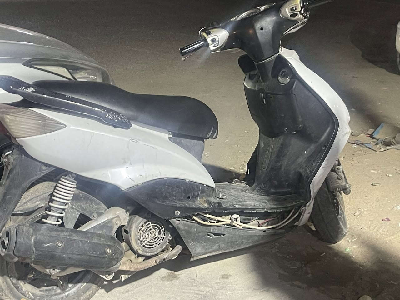 سلام عليكم اخوان سكنس نثيا مجفتا قبل اسبوع وكهربائيات كلها شغال سعرها ٣٥٠قفل مكاني الشعب حي التجار ***********
