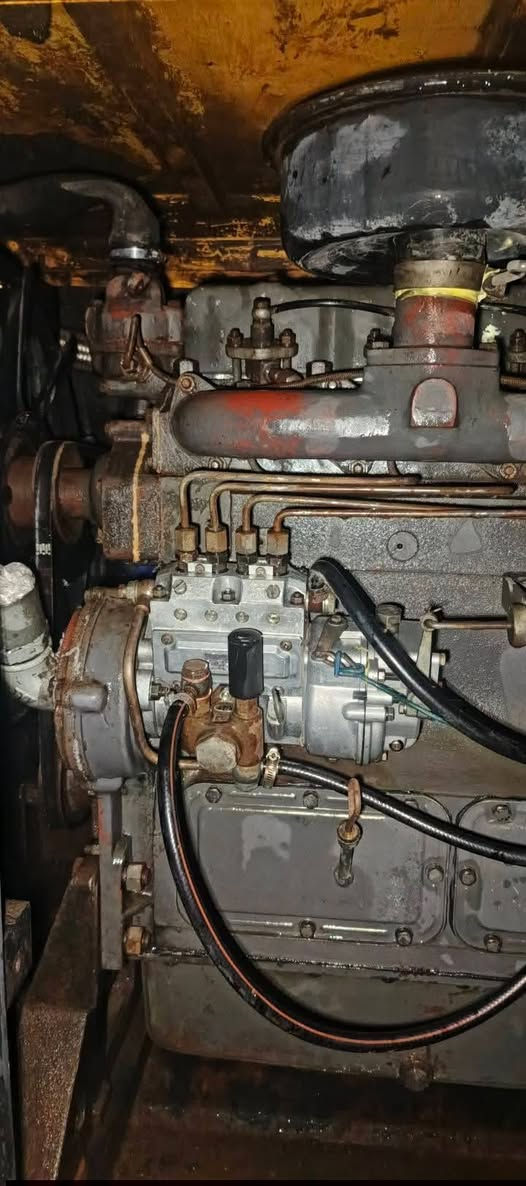 السلام عليكم البيع المولد بشرط الشغل المولد حيل نضيف بيركنز 30 كيفي 4بستم الرمادي التاميم ***********
