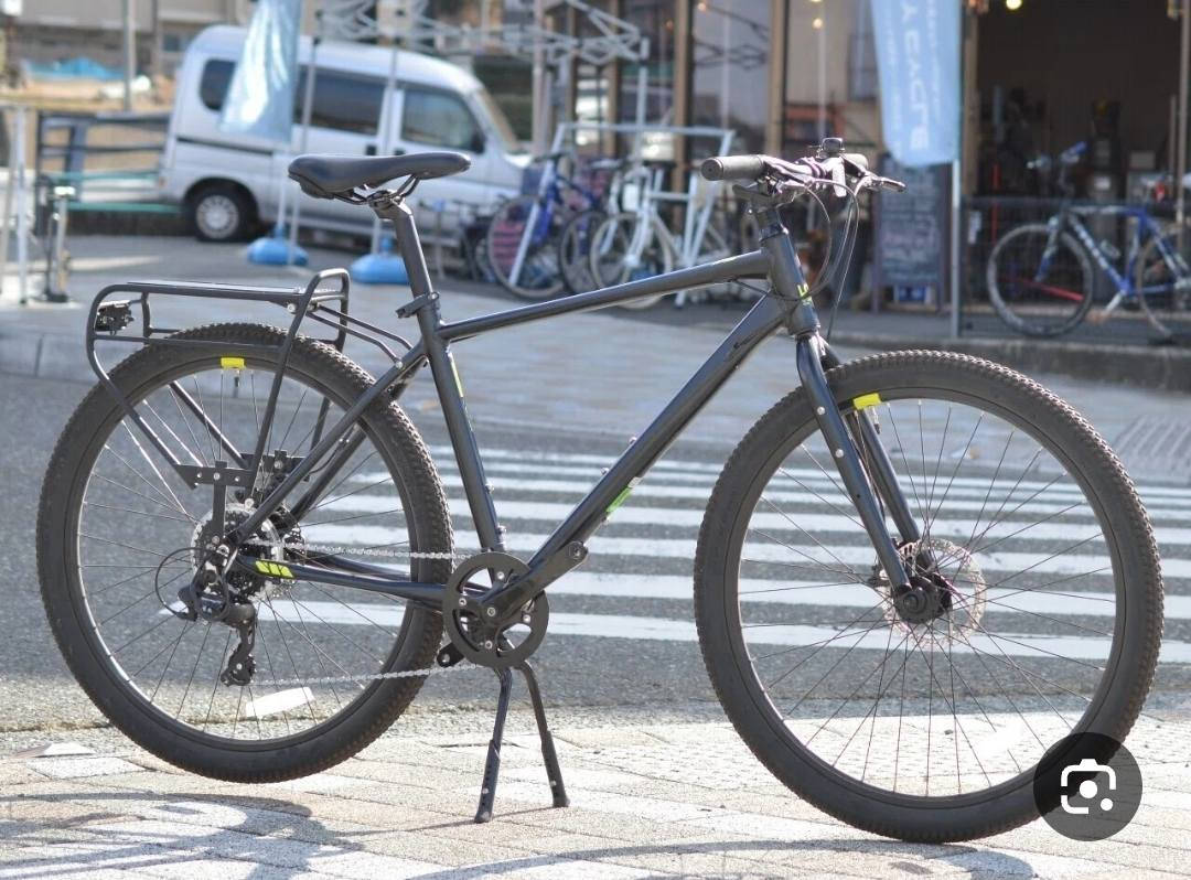 السلام عليكم 

🛡️لعشاق الترحال والمسافات الطويله ورحلات السفاري 

دراجه مخصصه للترحال والمسافات الطويله ماركة  لوگ ادفنجر  #LOG_ADVENTURE 

الدراجه مصنوعه بلكامل من المنيوم يعني وزنه ريشه كلش خفيف

صنع ياباني اصلي اورجنال ....موديل 2023 حديث وايرات دفن

حجم الدراجه 27.5 لشه عاليه وضخمه ...لون اسود لامع ميتاليك 

سستم شيمانو كامل سيت تي اكس حديث #SHIMANO_TX

بدالات السرعه 8X1 نظام ترحال سن خشن سلس جدا وسريع 

بريكات سستم تيكترو دسكات ميكانيك حتى الدسكات مختومه 

تايرات كتان اصليه نقشه ناعمه مخصصه لمسافات الطويله والوعره

وياله زوم طبقتين بولبرين مخصصه لتحمل اوزان الثقيله والطسات

ستيرن رياضي نفخ المنيوم ...ستاند وسطي هارلي سلايت اصلي

سيباسه اصليه ترحال ماركة #MAX تتحمل الاطفال او الجنط 

كمبليونات وياله وسرج سلايت....سرج طبي اصلي ضغط عالي 

🔴الدراجه بلنايلون نظافتها 100٪ بشرط ما بيها شخط جديده 
     ونظيفه بمعنى الكلمه بلكاغد 

🔴الدراجه قطعه مال حاويه غير مستخدمه داخل العراق 
     ما بيها برغي مبدل على وضع الشركه بلاد 
    ما بيها اي نقص جاهزه وكامله 

المكان موصل الجانب الايسر ...السعر 3ورقات 300$ (ثابت نهايتة

يوجد توصيل بغداد 

***********  رقمي للتواصل
