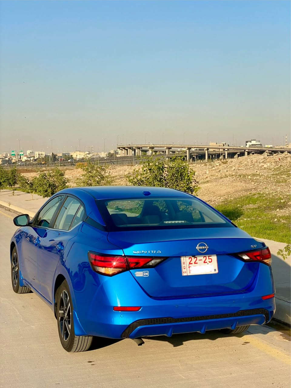 السلام عليكم. 
للبيع

NISSAN SENTRA 2024 SV BLUE 2.0L 4🇯🇵

نيسان سنترا 24.. فول مواصفات. 💯
رادارات 360 درجه 
حساسات 360 درجه 
كامره دواره.
شاشة كبير CarPlay 
شاشة اعطال 
تحكمات ستيرن 
كروز سرعه 
مثبت سرعه 
تحديد مسار 
بصمة تشغيل 
بصمة ابواب 
رادار توقف ذاتي
ماشي 27 الف
ايرباك كلها سليمة 💯
الضرر رأس الجاملغ تعديل وبوند 
رقم كاتي. شرط الترقيم💯

المكان الموصل 📍
تواصل 9647783655653 📞 موصل, نينوى


**إذا كنت صاحب هذا الإعلان وتريد حذفه لأي سبب، رجاءا أرسل رسالة إلى الدعم الفني**