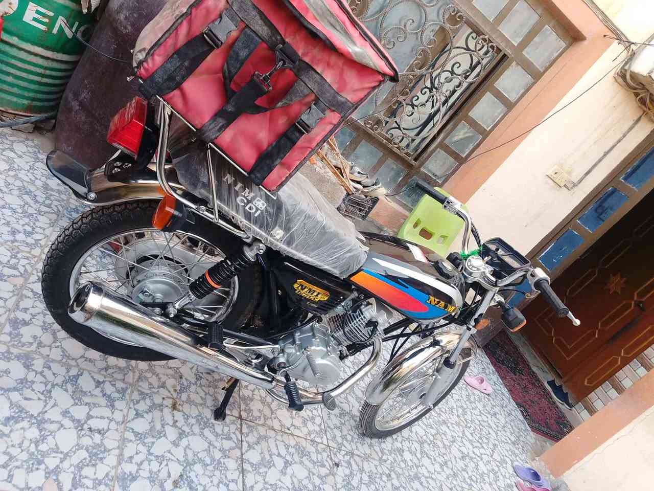 سلام عليكم دراجه لبيع نامه مديل ٢٧ أوراق كامله دراجه جديده صالها ٢٠ يوم من طالعه السعر ٧٠٠ وبيها مجال شي قليل يريدها يتصل*********** مكان كربلاء الحسنيه
