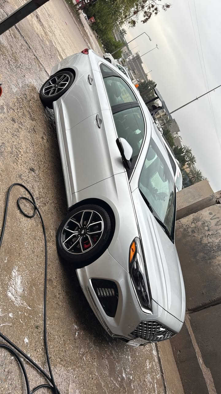سلام عليكم
سوناتا 2018 vip

ومن اكول vip يعني فول مواصفات ماكو شي مابيها

محرك تيربو 2400 

امريكي بدون حادث يعني كلين بس دعاميه واكعه 

بصمه ع فتحه ع بصمه جنطه واابواب وتبريد ثلج  ع اربع انضمه قياده وكتلك كلشي مواصفات معروفه

السياره كامله هزه وسنويه لل 31

وبااسمي الرقم الجديد

سعرها 135

مكاني بغداد حي الجوادين

تليفون ‭***********‬
