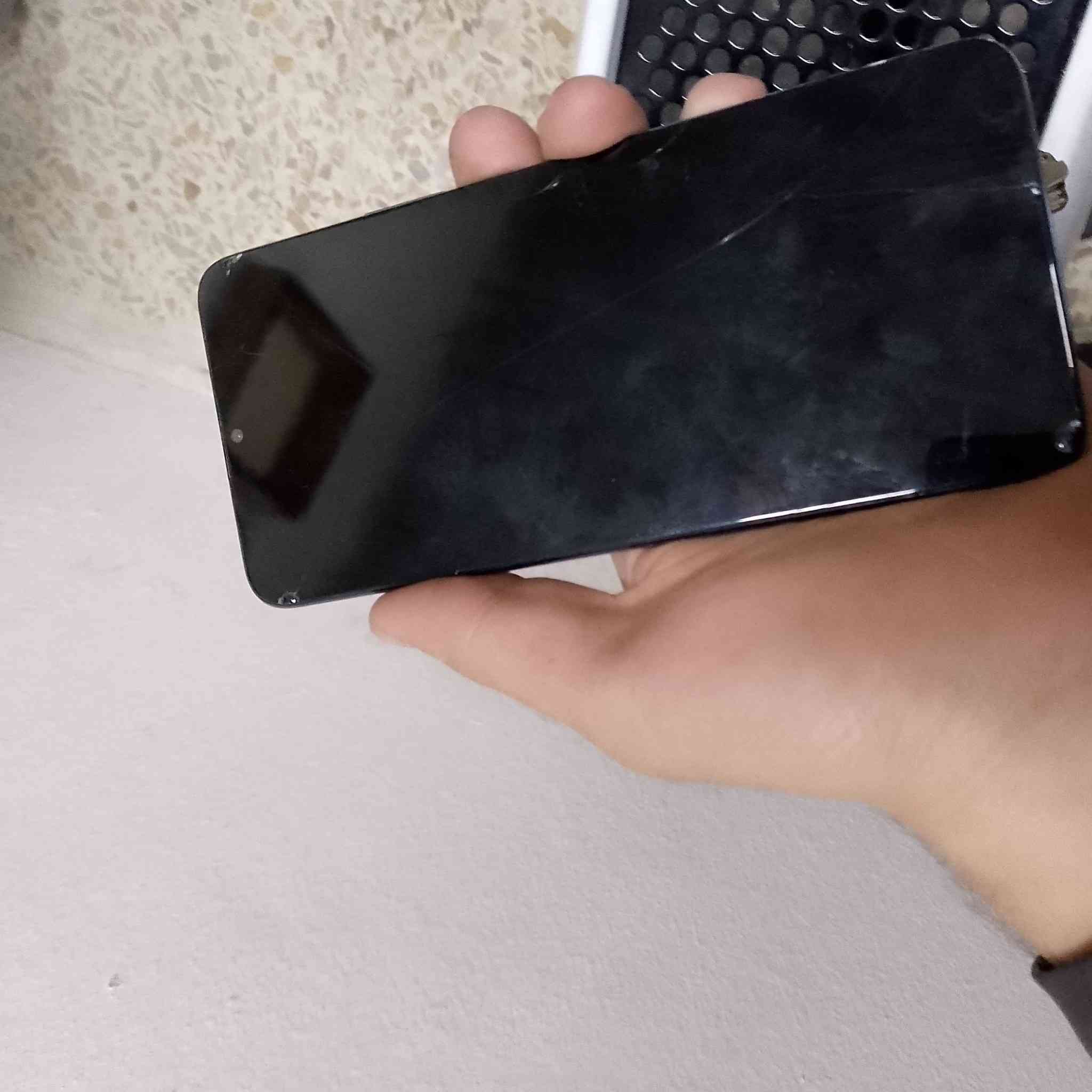 هونر x7 ذاكره 128 رام 6جهاز شغال فول فقط مبدل بطاريه وكاله رقمي ***********
