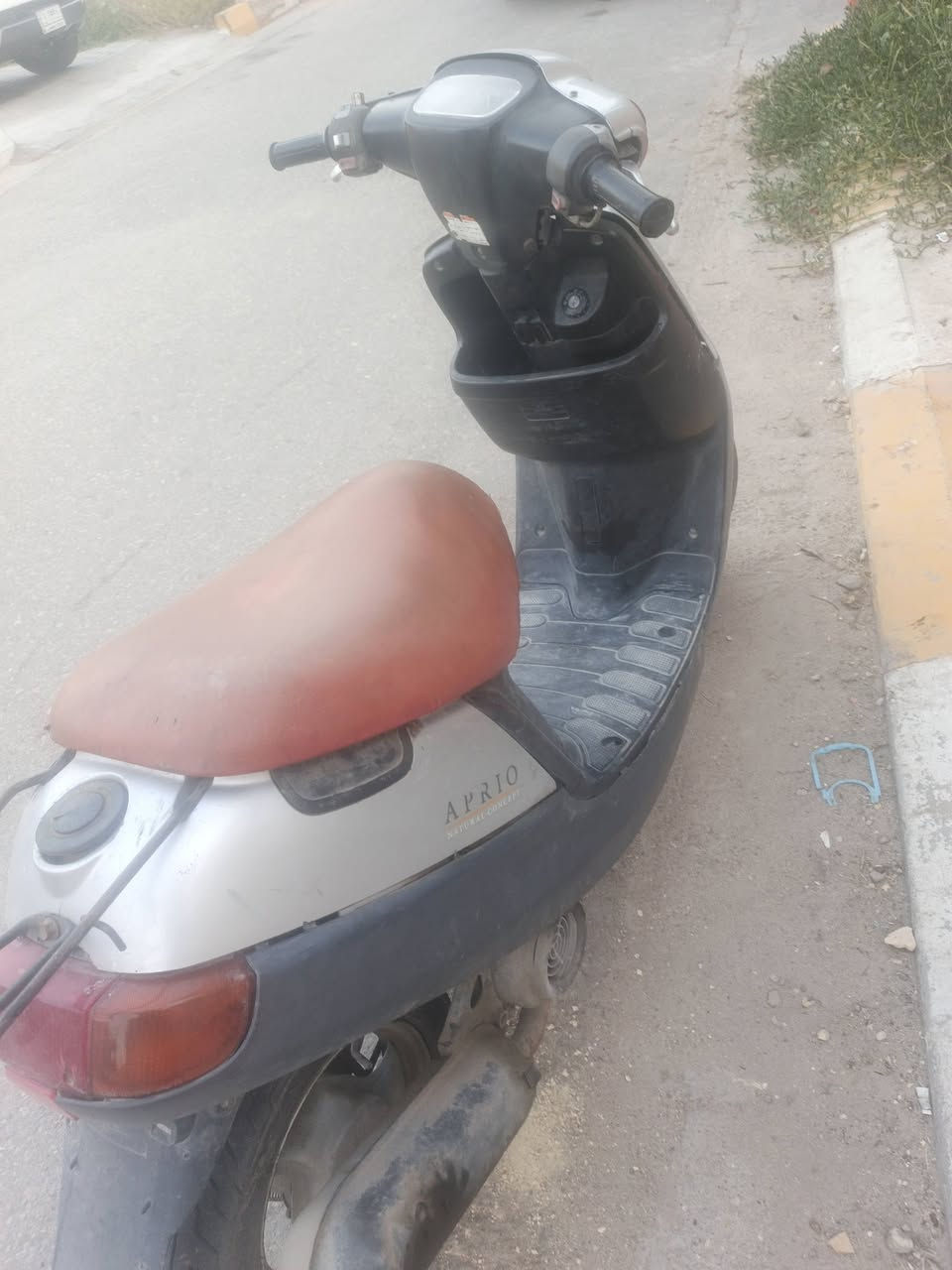 دراجه بتره للبيع كهربائيات كله شغاله هورن لايت اشاير بس سىلف يفصل يحتاج تبديل وشويه كفراته بيهن كسر دراجه نضيفه ابيه شلعه وسرعه خير من الله سعر خاص علق واني ادخلك او اتصل عله رقم صوره موواضحه  تجي تشوف بعينك ***********
