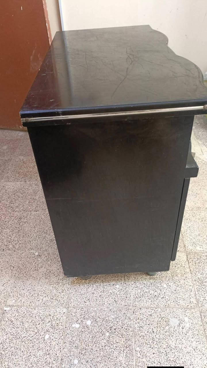 السلام عليكم 
ميز للبيع غير مستخدم 
سعر ٣٥
العنوان
 بعقوبه الرحمه مجمع الصناعي


**إذا كنت صاحب هذا الإعلان وتريد حذفه لأي سبب، رجاءا أرسل رسالة إلى الدعم الفني**