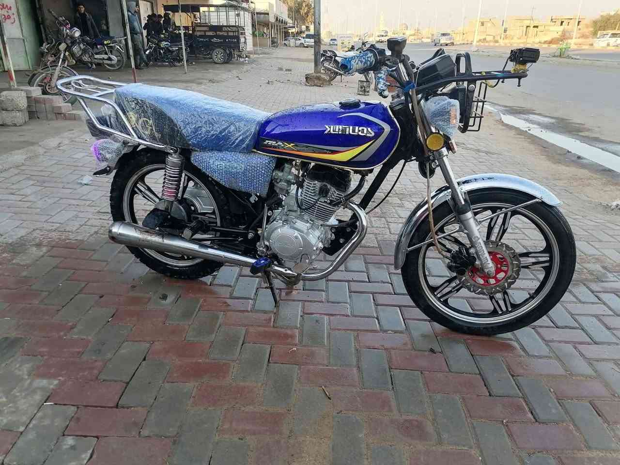 السلام عليكم
سيفان 23للبيع الاصلي  باب اول0.1 نضافه فول»»» 
نشاط فول 🔥
طيران ✈️
محرك كيرشرط  نعومه فول»»»» 
كهربائيات كلها شغاله درع امامي نشرات»»» 
درع دشبول موطور مال جناي مامتعوب»»»» 
ملاحضه........ 
رجاءءء الموشراي لاتكسر بحلال ناس كلشي»»» 
 موجود بل سوك. 
السعر 450 وبي مجال بيع مستعجل 
الاتصال ***********««««
             ***********««««
المكان بيجي.
