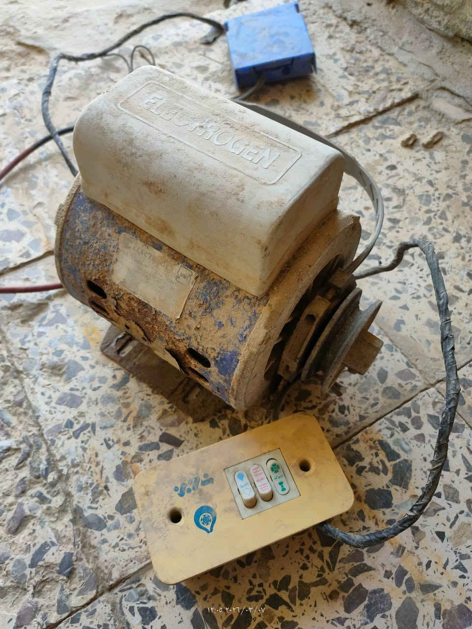 ماطور ماء electric 
شغال شرط الفحص 
سرعتين 
ملف نحاس 
قيم بما يرضي الله


**إذا كنت صاحب هذا الإعلان وتريد حذفه لأي سبب، رجاءا أرسل رسالة إلى الدعم الفني**