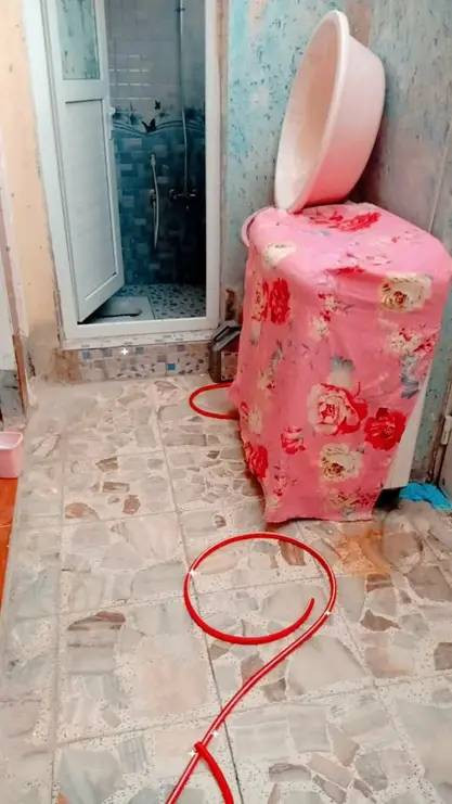 بيت للرهن 100 متر
نجف حي النداء قبل نهاية شارع المكاتب مقابل عمود 36..
... طابق ونصف...
الطابق الاول يحتوي على غرفة وصالة ومطبخ واستقبال وصحيات داخلية وخارجية..
الطابق الثاني يحتوي على غرفة وصالة وسطح..
سعر الرهن 24 مليون


**إذا كنت صاحب هذا الإعلان وتريد حذفه لأي سبب، رجاءا أرسل رسالة إلى الدعم الفني**