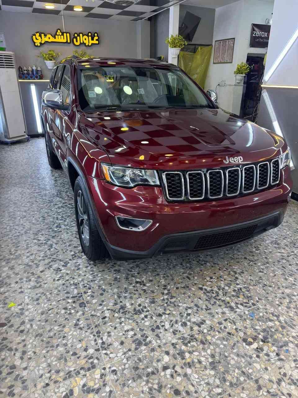 السلام عليكم جيب لاريدو موديل ٢٠٢١حادثها نص بنيد وجاملغ جهة السايق رقم بغداد سياره محرك مبدله قبل شهر بلكارتون زيرو يجي بصندوق صدر جديد جاهزه من كلشي مسويلهه حمام ونانو قبل يومين 
مواصفات بصمه كرسي كهرباء تحكم استيرن 
رادر تشغيل عن بعد توقف ذاتي تحويل ثاني يوم 
السعر ٢٣٠ ورقة رقم ***********
