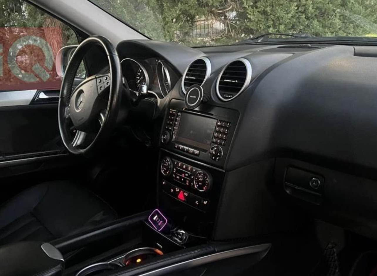 مرسيدس ML350 موديل 2009 
لون السيارة ذهبي 
السيارة ٦ سلندر تنفس طبيعي ، دبل اكسل 
بيها صبغ قطعة واحدة 
٤ تواير جديدة ، السنوية و الرقم جديد لسنة ٢٠٣١
السيارة كشن جلد و هيتر و كهربائي
مكان السيارة دهوك و رقم دهوك دهوك, العراق


**إذا كنت صاحب هذا الإعلان وتريد حذفه لأي سبب، رجاءا أرسل رسالة إلى الدعم الفني**