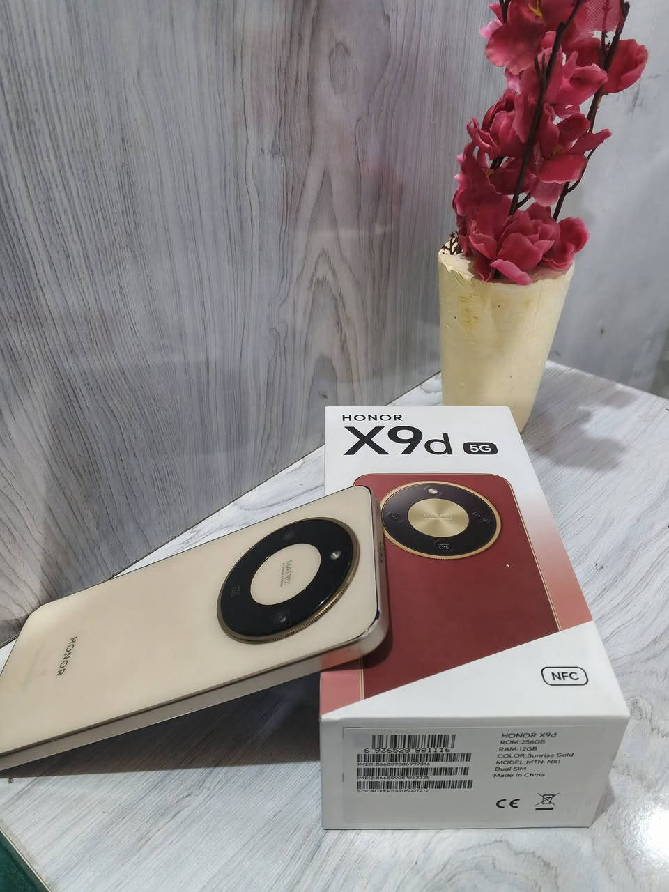 HONOR X9D G5 ذاكره 256رام 12+12
جهاز كارتونته وغراضه كامل شرط ممفتوح ومن كل عيب مكفول وضمان 
تصوير فول وايفاي بطاريته عملاقه 
جهاز فقط عيبه هاي خدوش بالشاصي مثل ما واضح بالصور لا تعبني ولا تعبك وتكلي بي وما بي جهاز سعرو 375الف قفل من اخير شراي تواصل واتساب او خاص ***********
