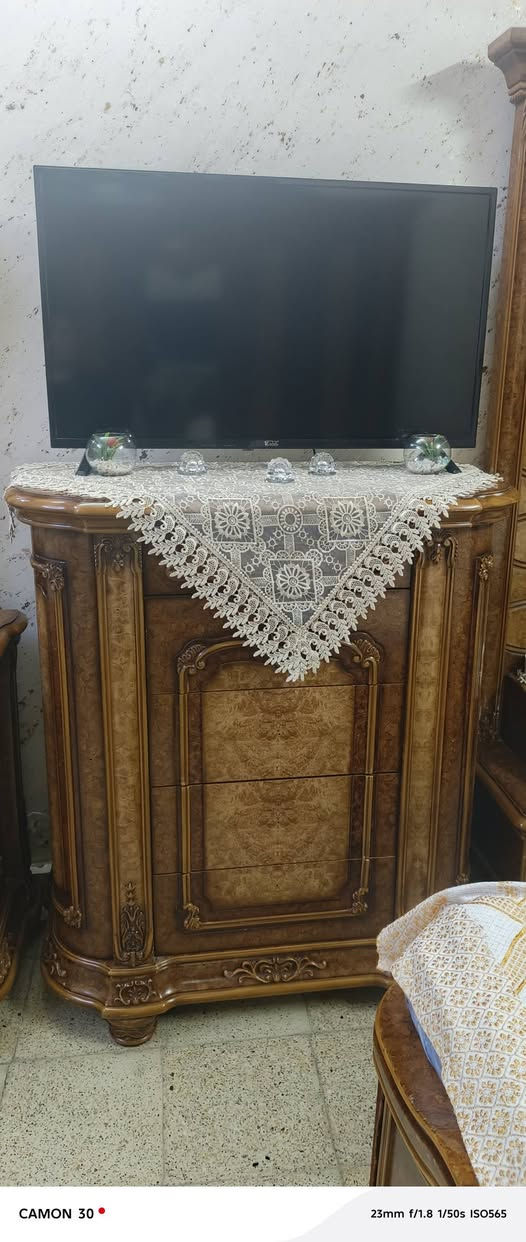 غرفة نوم مصريه
للبيع٨٠٠
***********
