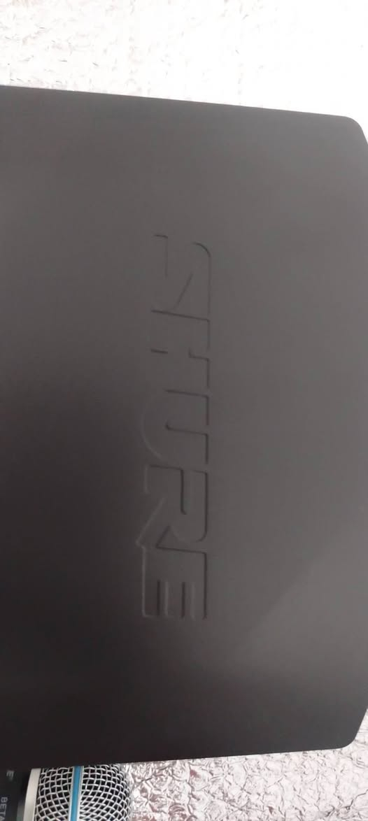 تابع الفيديو خدام الحسين مايكات شور اصلي مو عادي مع مايكات سنهايزر الجيل 4 دبل كويل اكرر دبل كويل موتك كبسوله ابوالشريحه تگدر تربط عرباين 2 بمايك واحد المده الحقيقي 150 متر اي استفسار هذه رقمي ***********اخوكم ملا عصام الكربلائي
