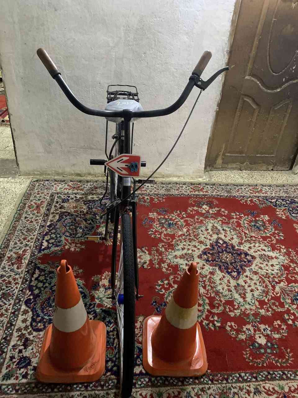 السلام عليكم بايسكل بيدي للبيع نظيف كامل مع جاملغات حجم 26 السعر 65 وبي مجال مكان بغداد الدورة حي اسيا الرقم بي واتساب ***********
