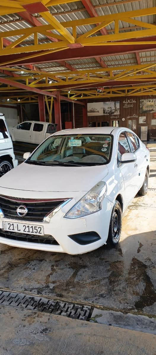 نیسان سەنی 2019
تەنها 98 هەزار ڕۆشتوە زۆر زۆر تازەیە
بەس بۆنیدی بۆیاخە بێ ناو گرتن 
تایەی تازەیە ڕۆن و هایدرۆلیکی تازەیە
عەزێت نەدراوە سەیارەی بەر خۆر نییە 
جەگ و سپێری دانەگیراوە
بەناوی خۆمەوەیە
سەنەوی هەتا ٢٠٣١ تازەیە 
نرخی ١٠٦ گەڵاو مەجالێکی برایانە 
                           *********** - *********** السليمانية, العراق
