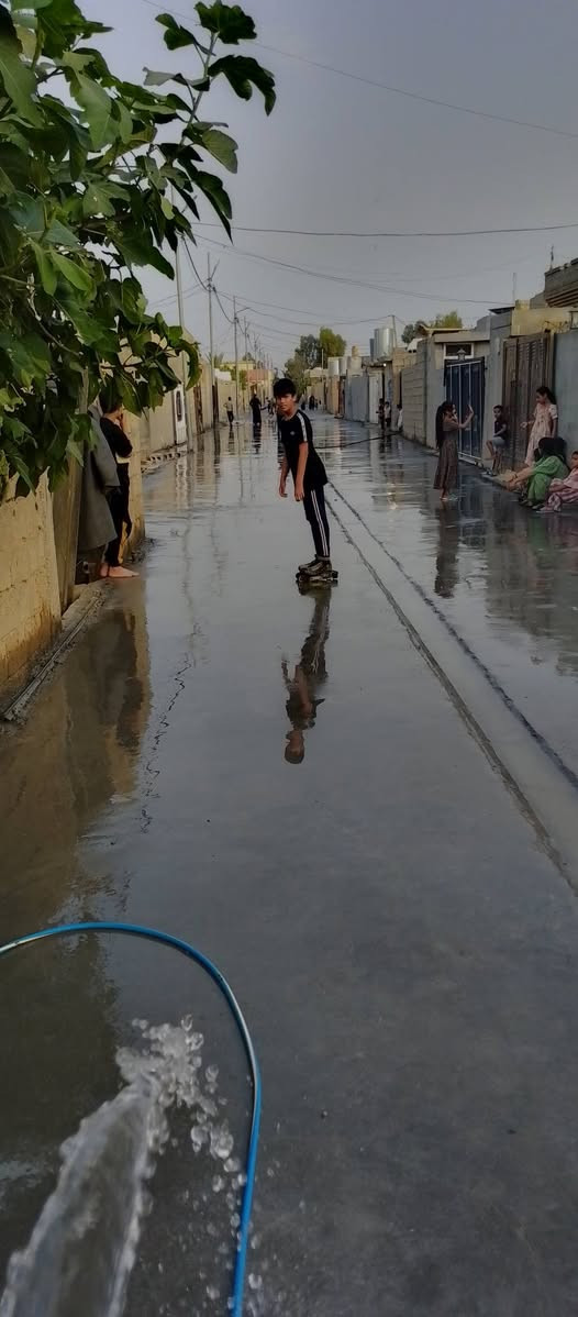 بيت للبيع حي الاطباء الفرع الثالث المساحه 125شارع صب رقمي ***********
