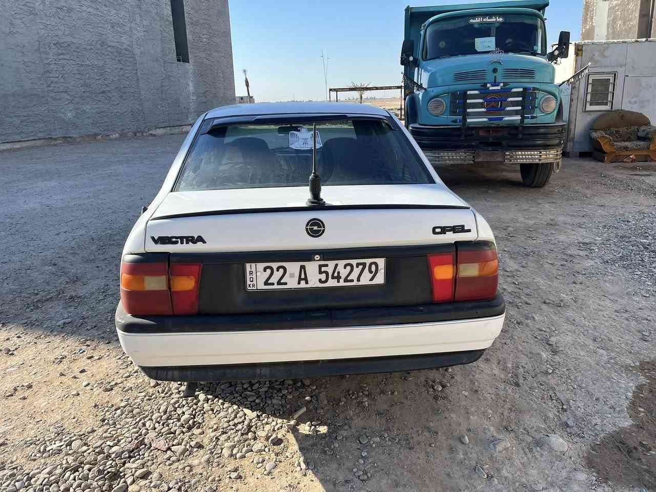 أوبل فكترا محرك ٢٠.  موديل ٩٠ 
رقم أربيل. سنويه ساقطه صار ٣ اشهر بس الهزه بعدها شرط التحويل صاحبها موجود
كير شرط محرك نظيف فقط الباور عاطل 
سعر ٣٥ وبيها مجال بسيط.  ***********
