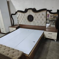 مكلف بنشر غرفه نوم للبيع اي استفساراتصال  رقم 07706107137
