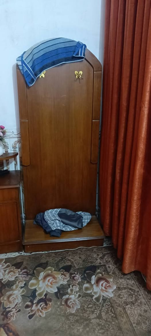 غرفه صاج جديده سعرها 400 وبيها مجال المكان مدينة الصدر ***********
