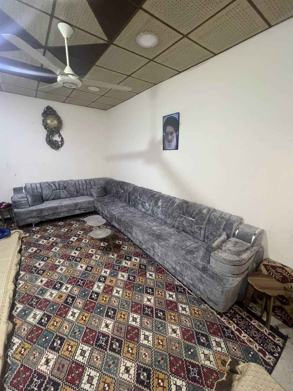 السلام عليكم تخم ديوان  جديد غير مستخدم 
درجة أولى 
تخم ماصارلة أسبوع محد ماعد علية 
تخم مقعد بلاويد 18ملم 
سفنج ظقط عالي والقماش فرو 
7متر وليس 6متر  10 مقعد 
بي وصل ظمآن سنة كاملة. اي خلل يصير بي كسر خلع أو يتصلح أو يتبدل بي وصل من صاحب المعرض بل حكيمية 
السعر 400بي مجال قليل كلش وتوجد خدمة توصيل 
العنوان خمس ميل 
***********
***********
