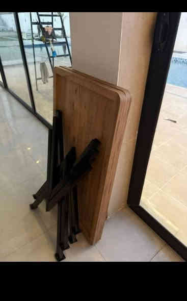 للبيع بعض الصور حقيقية من بيت الزبائن 
سعر السيت 50 الف جديدات
التيبل لام 40 الف
السرير 175 الف
خزانة متعددة الاستعمال 150 الف
ميز مرايا مع طابورية 125الف
ميز طعام مع 4 كراسي 150 الف
جزامة او كونسول 125الف
كنتور 4 باب 285 الف
اي استفسار دزولي طلب صداقة واني اتواصل وياكم او واتساب على الرقم ***********🌹
