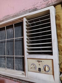 مكيف طن ونص للبيع الاتصال ٠٧٧٠٠٥٠١٥٦٨