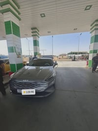 للبيع السياره رقم بغداد بسمي   k8 اللون فيراني وارد كوري غاز  1_ السيا...