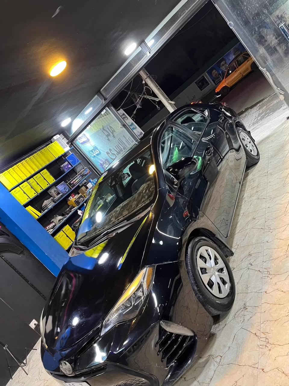 السلام عليكم كورلا 18 LE  حادثه قطعة وحدة بنيد او بيها ضربة عل بارد بل جاملغ الخلفي خفيف السيارة حلوة قطعتين تبريد فول تحكمات ستيرن بيها رادار امامي مواصفات LE معروفة السعر 122 او بيها مجال مكان بغداد الطوبجي الرقم ‭***********‬
