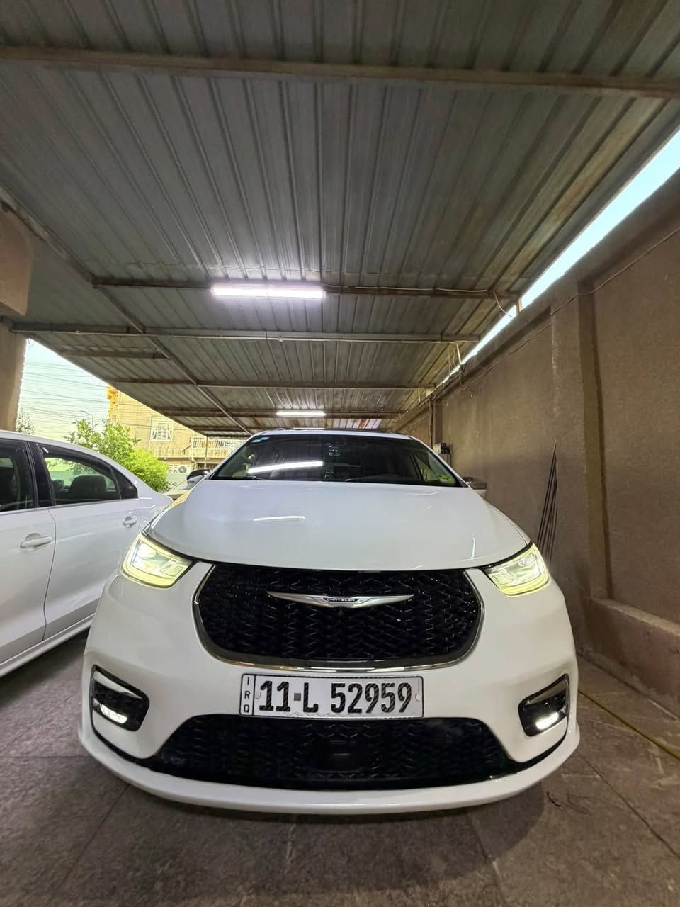 �� للبيع – كرايسلر باسيفيكا ليمتد 2022 🚗
فول مواصفات

🔹 اللون: أبيض
🔹الممشى: 53 ألف 
🔹 المحرك: 3600 سي سي
🔹 رقم بغداد – السيارة باسمي
🔹 الموقع: بغداد / الأعظمية

✨ المواصفات:

✅ سقف بانوراما
✅ قيادة ذاتية
✅ اصطفاف ذاتي
✅ مكنسة كهربائية أصلية
✅ كاميرات 360 درجة
✅ حساسات 360 درجة
✅ رادار أمامي وخلفي
✅ نقطة عمياء
✅ داخل صاج 
✅ ابواب ومرايات نيكل 
✅ خزن كشنات ميموري 
✅ بردات بلابواب
✅ كروز كنترول
✅ مانع انزلاق
✅ تشغيل عن بعد
✅ بصمة تشغيل (مفتاحين)
✅ 4 بصمات للأبواب
✅ هندبريك بصمة
✅ مرايا طي كهربائية
✅ أبواب كهربائية شفط
✅ صندوق كهربائي شفط
✅ فتح الأبواب والصندوق بحركة القدم
✅ شاشة كبيره كاربلاي
✅ نظام Auto Stop
✅ نظام صوت هارمن كاردون
✅ 3 قطع تبريد
✅ شاحنة لاسلكية 
✅مري قلاب عنده الرجوع

💺 المقاعد:
✅ المقاعد الأمامية كهربائية
✅ تدفئة وتبريد للمقاعد الأمامية
✅ تدفئة للمقاعد الخلفية
✅ المقاعد الخلفية كهربائية

🔥 المقود (الستيرن) تدفئة

📋 ملاحظات:
✔ السيارة مكفولة من الشاصي والدواخل
✔ حادثها ربع بنيد صبغ
✔ يوجد بارد بين البابين

💵 السعر المطلوب: 275 ورقة

📞 للتواصل والاستفسار:
***********
***********
