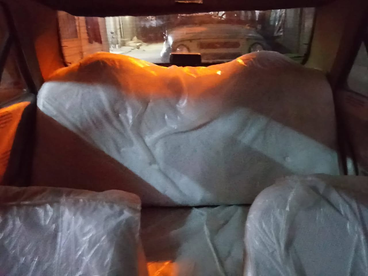 السلام عليكم سياره بيجو لميس 2010 معمره بالكامل تجفيت ونزلات وبلاكات والسياره جاهزه على اخر حبايه السعر 17 مكان بغداد ***********
