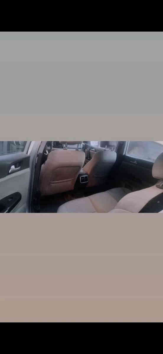 السلام عليكم كيه سبورتج موديل 2017 وارد امريكي الحادث مال السياره موجود بالصوره جهة اليمين ع الباب بس ما مبدل محركها 2400 السعر 165 رقم الموبايل ***********
