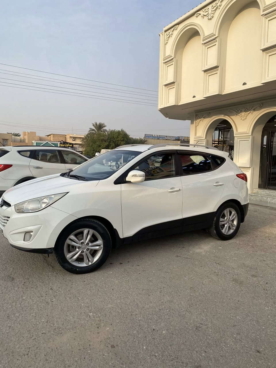 السلام عليكم توسان ١٢ خليجي مكينه دوش ٢٠٠٠ ماشيه ٢١٥ الف حقيقي على كير ومكينه وكاله لا مفتوحة ولا ملعوب بيها
السياره كفاله من الصبغ والتبديل والحادث وبيها بارد بمكان 
السياره كاعده وحلوه ومصروف عليها وعلى ايد وحدة 
مكاني النجف قريه الغدير وسعرها ب١٣٩ وبيها حق جيه 
***********
